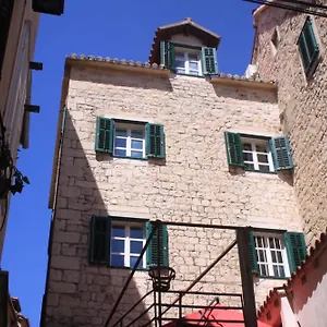 Toni Palace Guest house